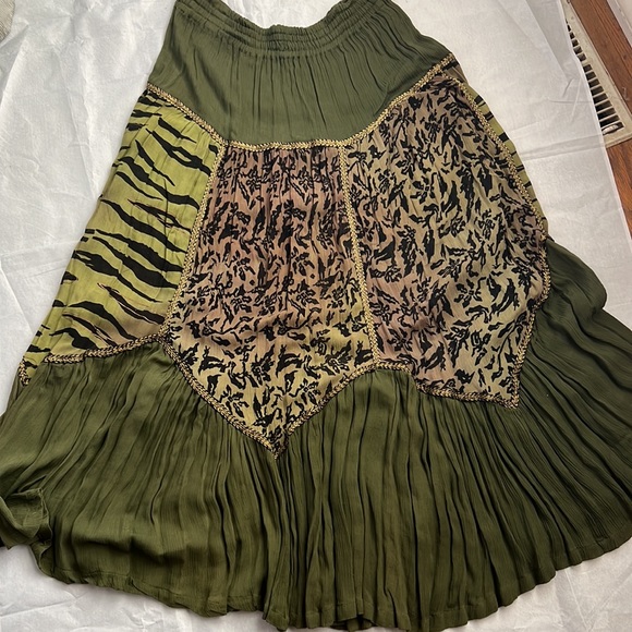 Point to Point. Olive/gold/black animal print maxi skirt/blouse outfit szS - Picture 3 of 11